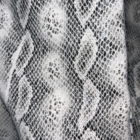 Snake print soft texture boots - Picture 3 of 3